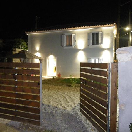Villa Vikou House à Yírion Extérieur photo