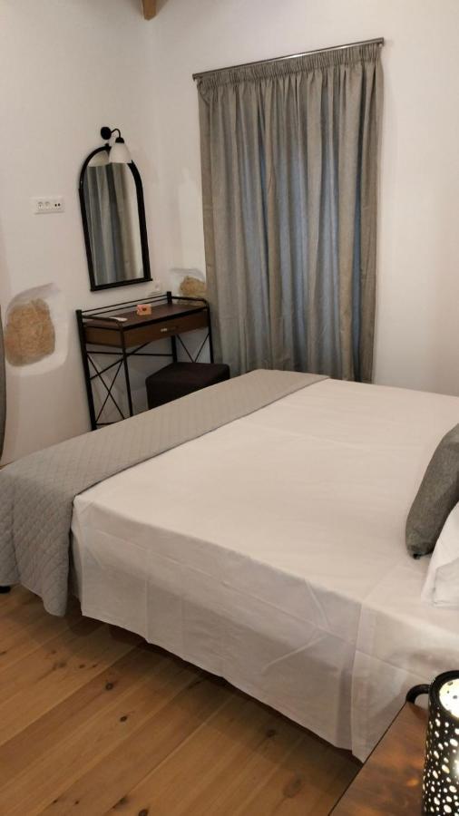 Villa Vikou House à Yírion Extérieur photo